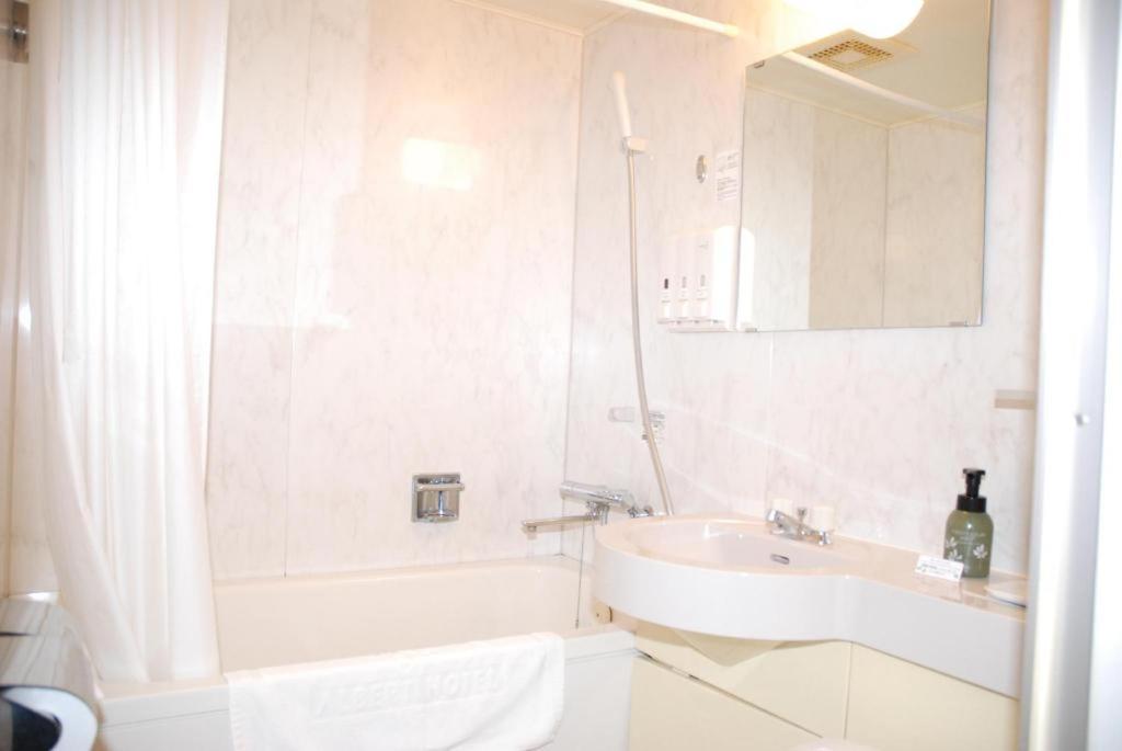 Albert Hotel Akita Bagian luar foto